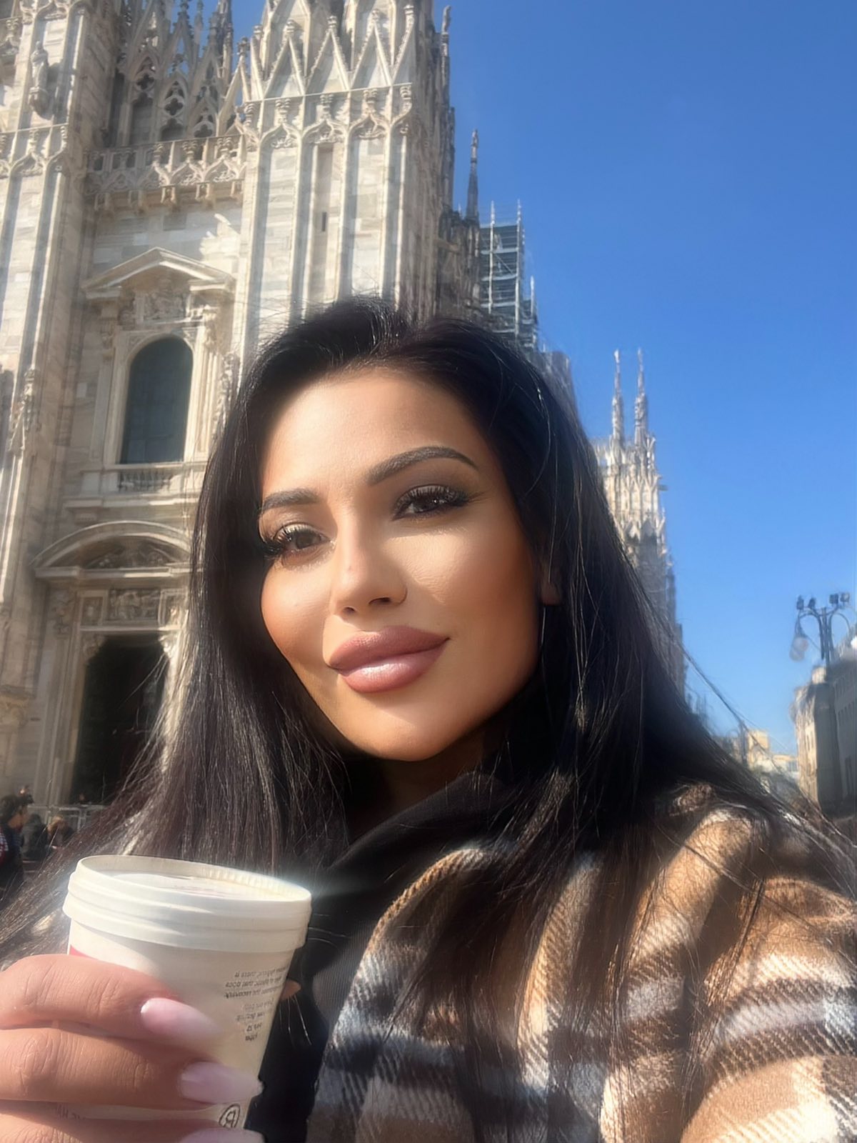 Мария Сланева – българският гримьор на Milano Fashion Week 2025
