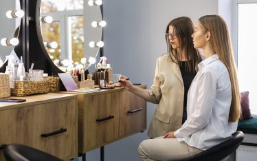 Новогодишна грим визия 2025